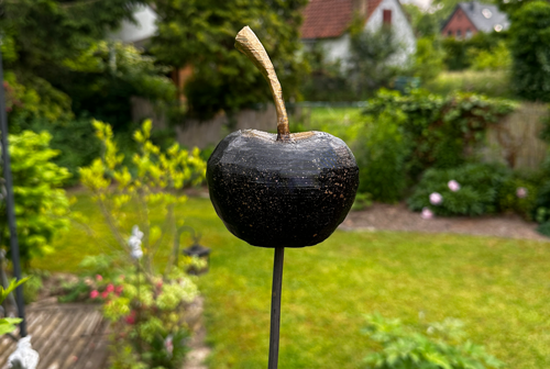 Gartenstecker Riesen Kirsche in Schwarz